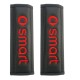 Μαξιλαράκια ζώνης SMART 22 X 7,5 cm από PVC δερματίνη σε μαύρο χρώμα με κόκκινο, ραμμένο logo και αυτοκόλλητες ταινίες τύπου velcro Race Axion - 2 τεμάχια Μαξιλαράκια Ζώνης Ασφαλείας